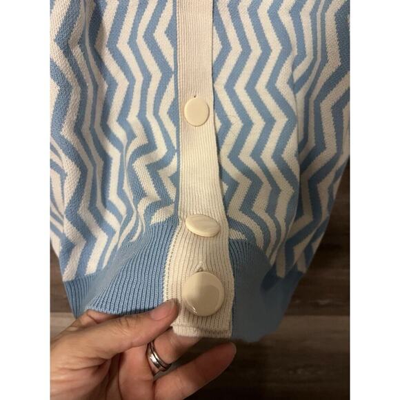 Qu Style Retro Funky Cardigan Sweater One Size Blue White Contemporary Modern - Picture 4 of 8